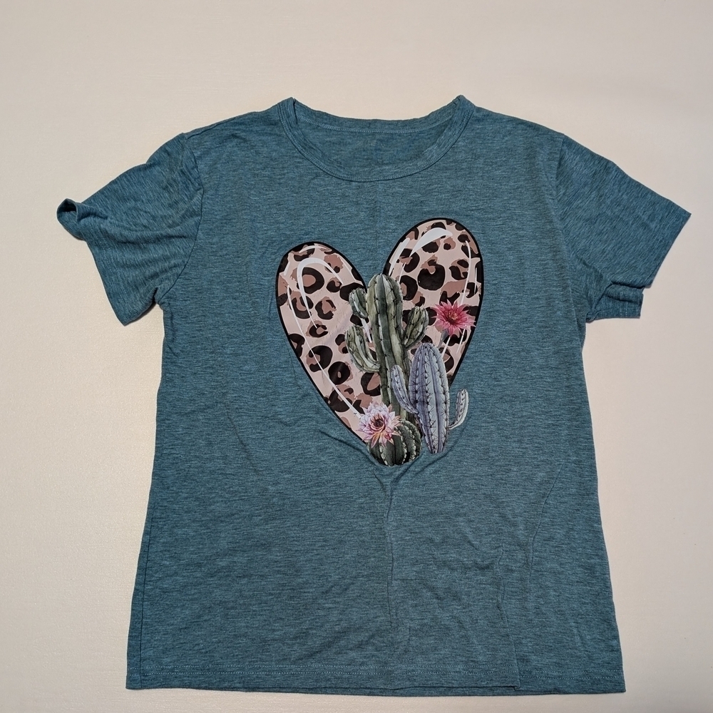 SHEIN Blue Short Sleeve Tee with Graphic Heart Design Leopard Print Cactus Tee